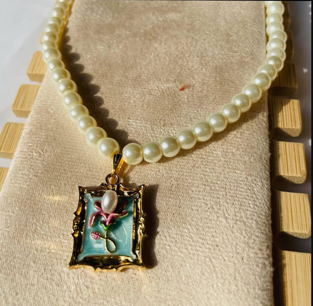 Handcrafted Pearl Necklace